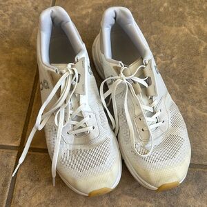 Women’s on cloud-tec sneakers